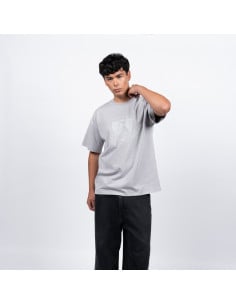 Polera gris logo Cacique 2026