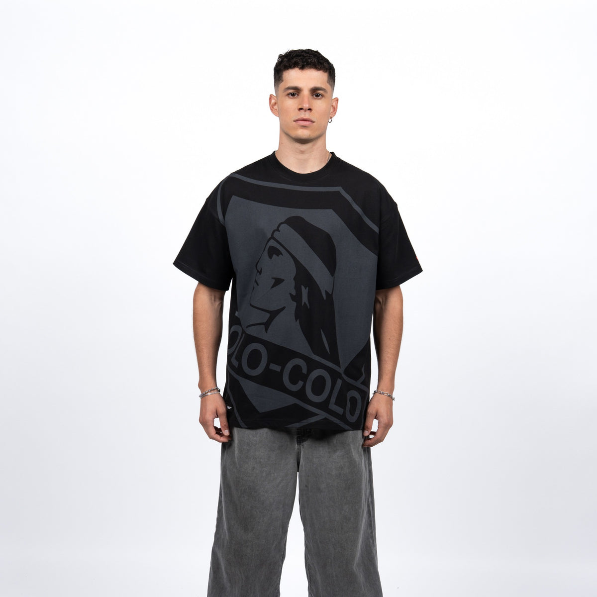 Polera negra Cacique 2026