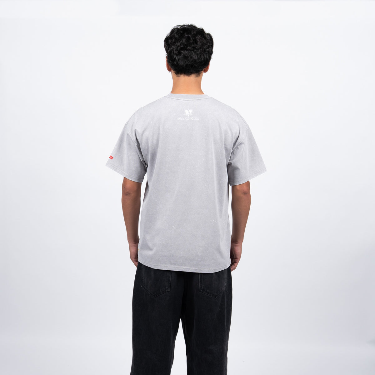 Polera gris logo Cacique 2026