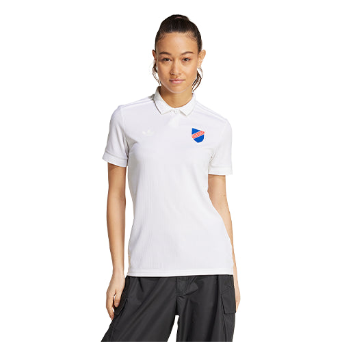 CAMISETA 100 AÑOS MUJER 2025