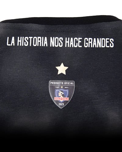 Polera CC escudo central 2022
