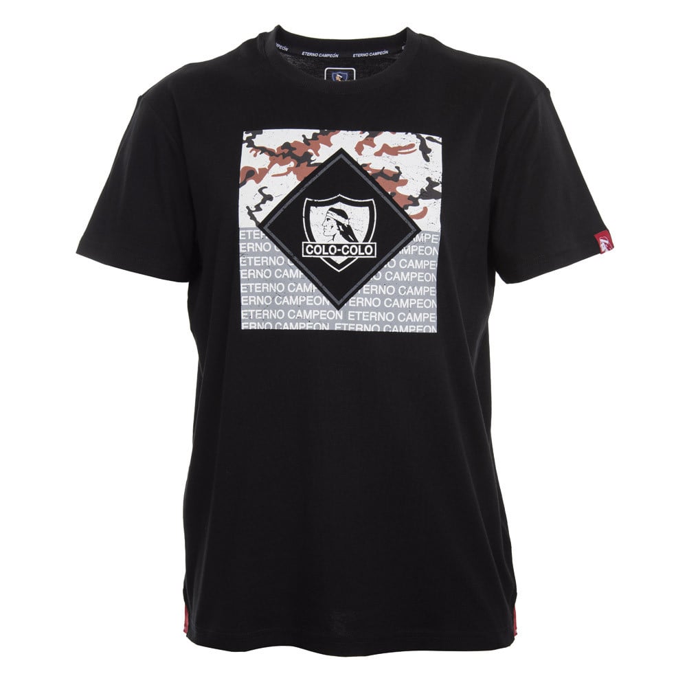 Polera negra detalle camo logo
